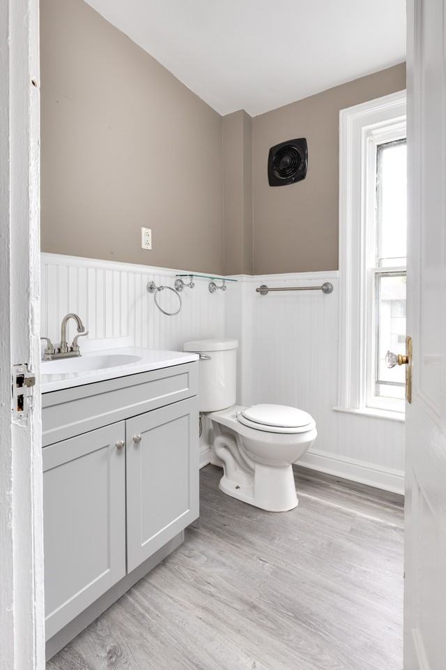 355 W Clinton St #1 - Photo 3 of 11