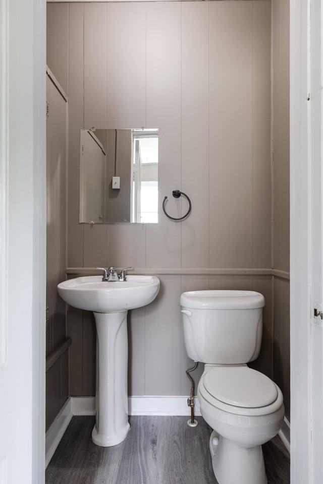 355 W Clinton St #1 - Photo 5 of 11