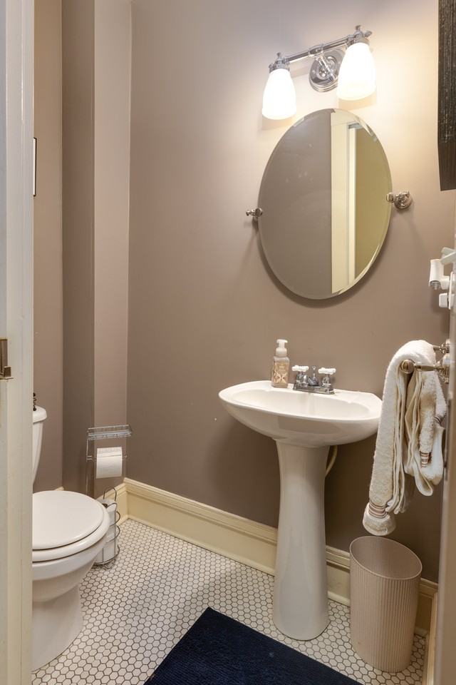 357 W Clinton St #1 - Photo 2 of 10