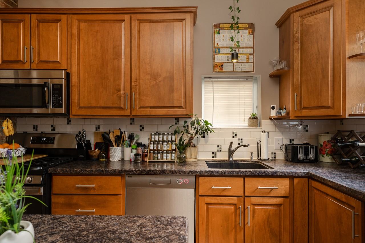 357 W Clinton St #1 - Photo 4 of 10