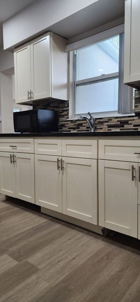 741 Hibiscus AveUnit 9 #9 - Photo 3 of 7