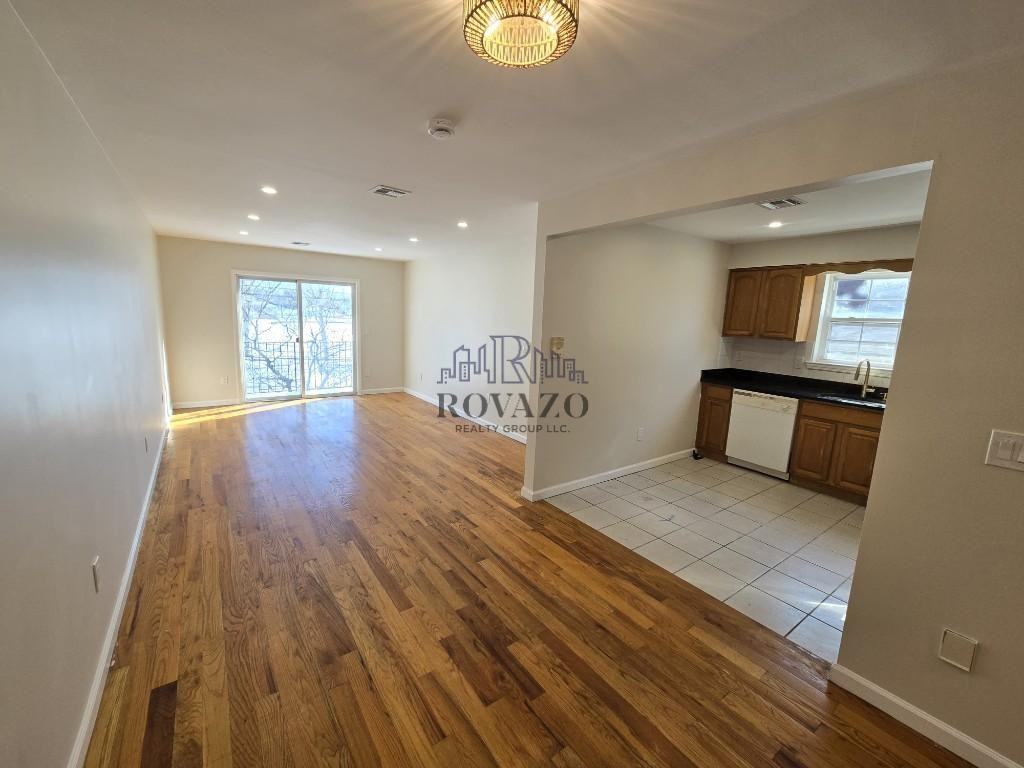 15 S Munn Ave #3 - Photo 3 of 8