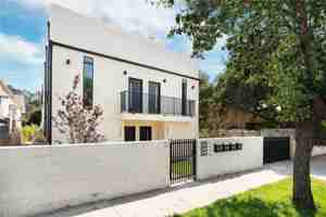 featured image of 3564 Eagle Rock Blvd #1