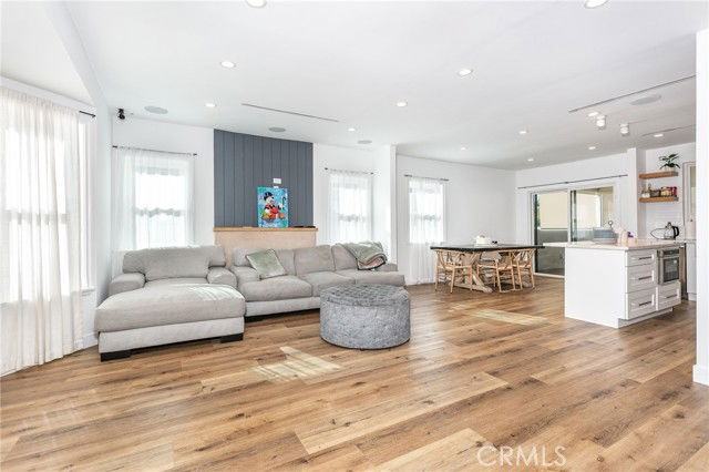 5629 Natick Ave - Photo 2 of 8