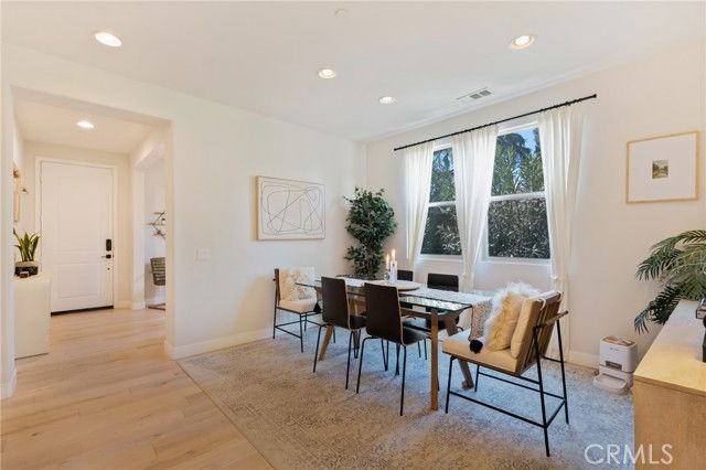 17065 Cantlay St - Photo 4 of 8