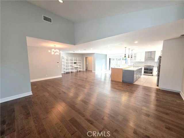 23400 Collins St - Photo 7 of 8