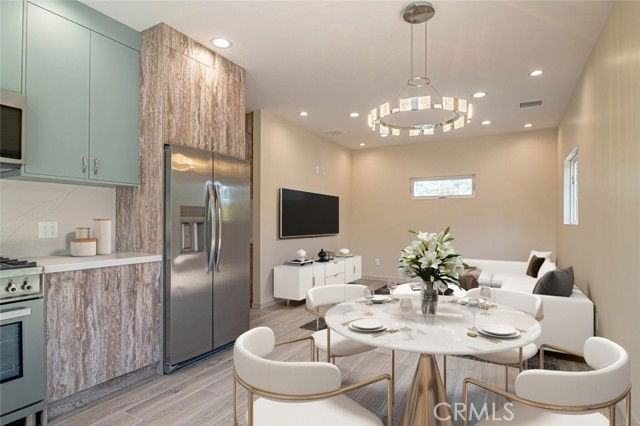 18750 Collins St - Photo 7 of 8