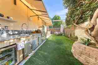 18748 Collins St - Photo 1 of 1