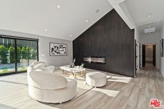 5301 Crebs Ave #1-2 - Photo 2 of 8