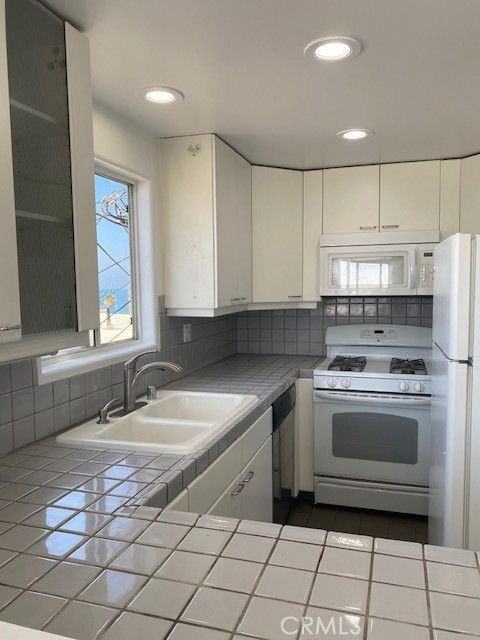 205 Shell St - Photo 4 of 6