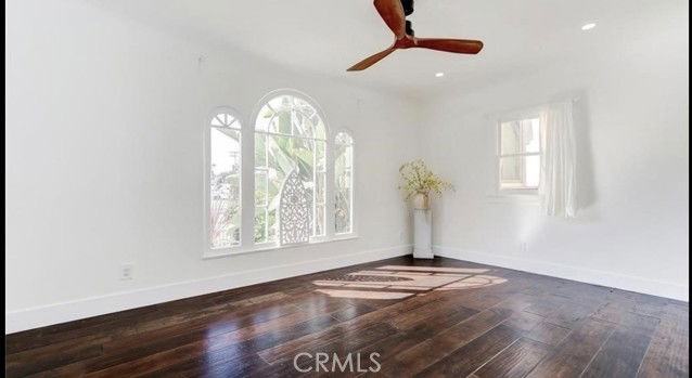 501 Avenue B #B - Photo 2 of 8