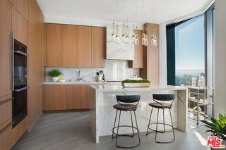 211 W Elm Ct #1-2 - Photo 5 of 8