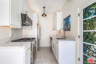 152 S Roxbury Dr #6 - Photo 3 of 8