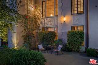 152 S Roxbury Dr #6 - Photo 7 of 8