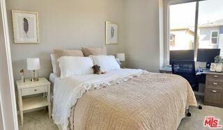 713 Daniel Freeman Cir - Photo 3 of 8