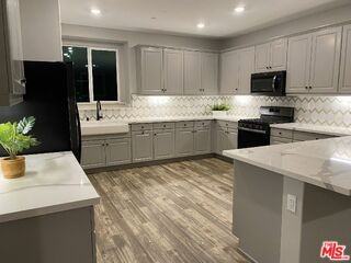 713 Daniel Freeman Cir - Photo 6 of 8