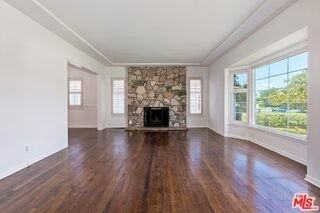 7719 Hosford Ave - Photo 2 of 8