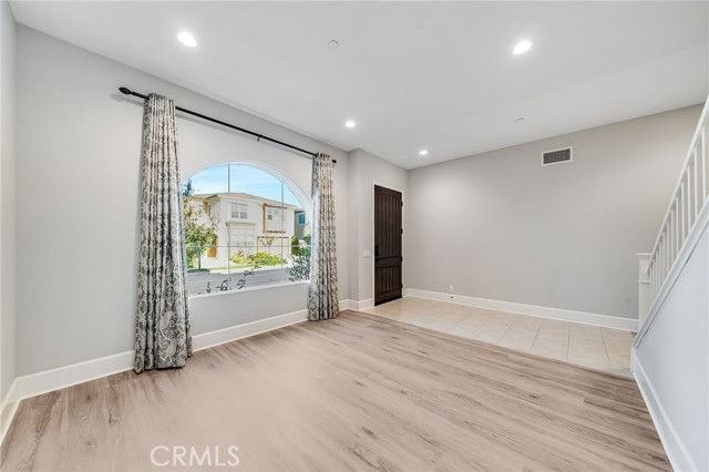 212 Parkwood - Photo 4 of 8