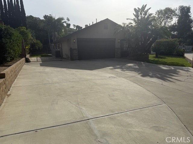 6105 Stonehurst Plz - Photo 6 of 8