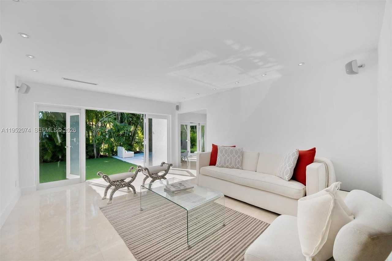 1430 Baracoa Ave - Photo 6 of 44