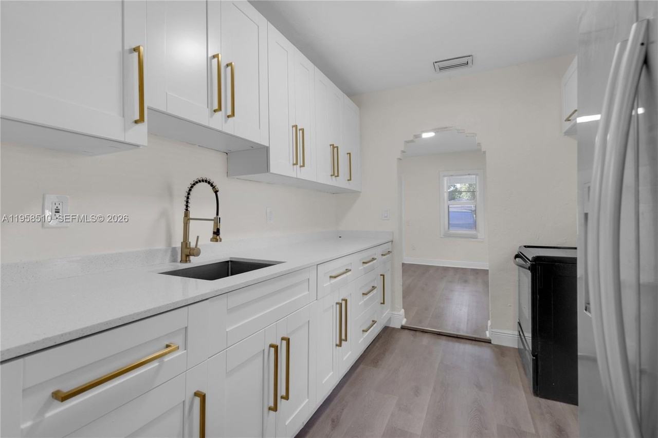 3121 Nw 60th St #0 - Photo 2 of 17