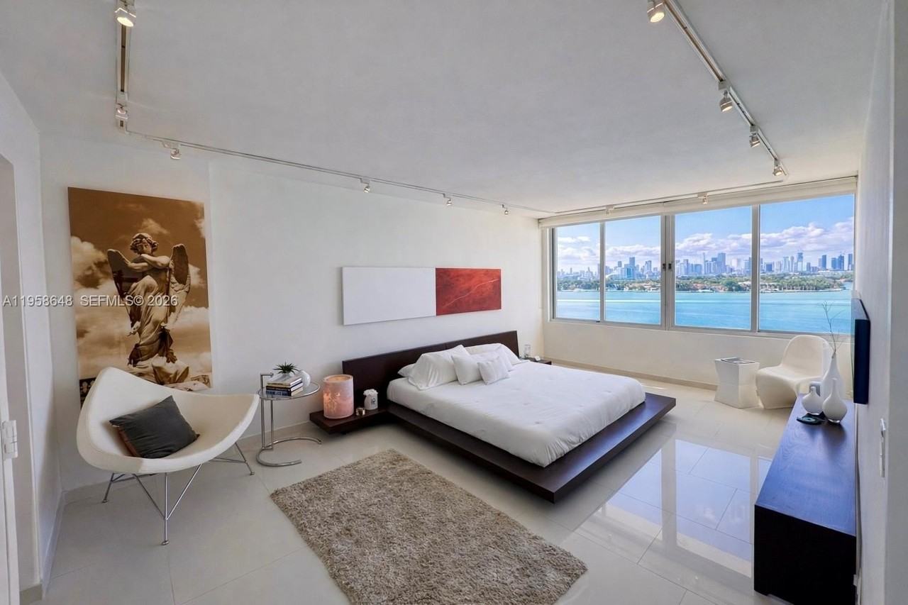 1000 West Ave #1111 - Photo 3 of 35