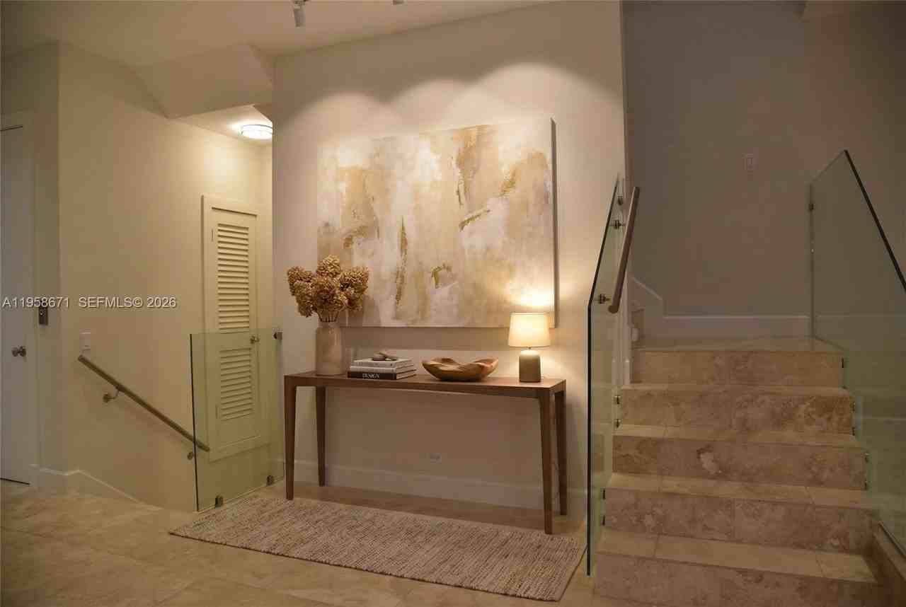 7560 Sw 56th Ct - Photo 5 of 32