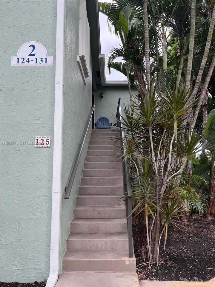 125 Waterside Dr #125 - Photo 2 of 15