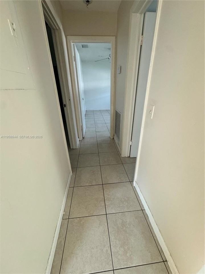 2220 Sw 46th Ct #2 - Photo 6 of 13