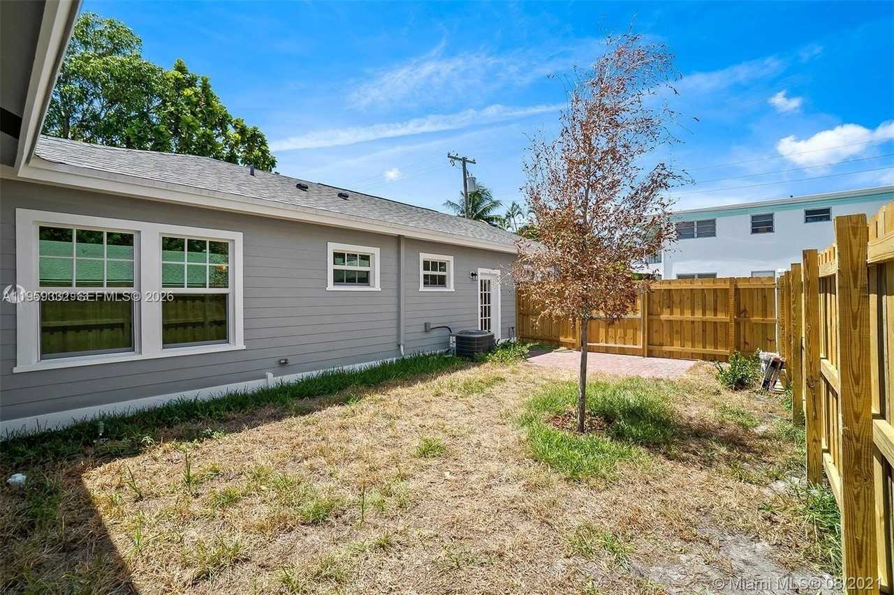 711 N L St #2 - Photo 3 of 19