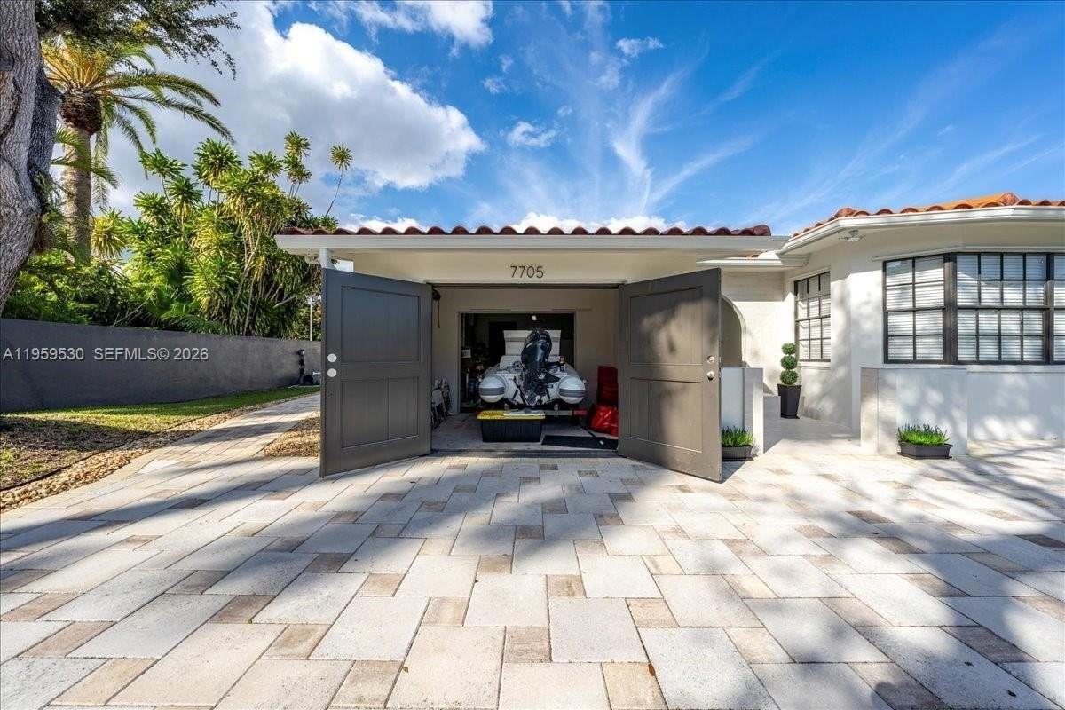 7705 Sw 66th St #0 - Photo 6 of 50