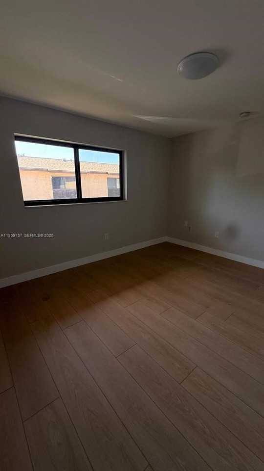 110 Sw 108th Ave #H1 - Photo 5 of 13