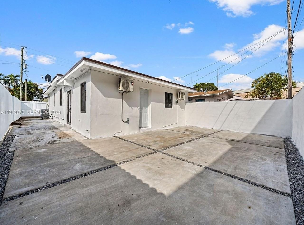 921 Nw 22nd Ct #2 - Photo 6 of 6