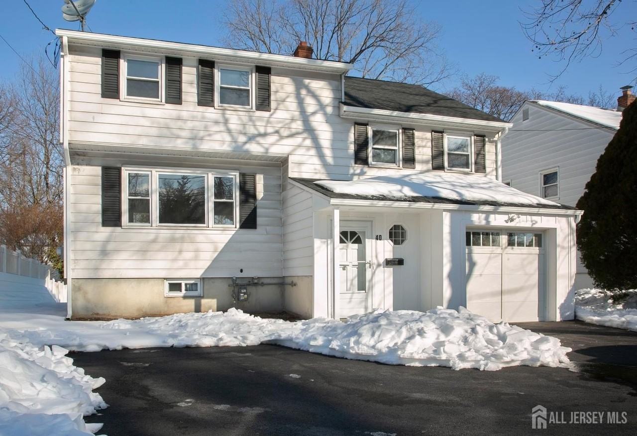 40 Essex Ave - Photo 2 of 26