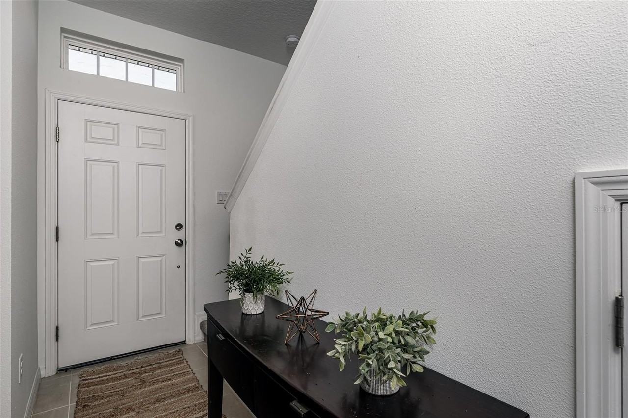 6217 Fairmont Ln - Photo 2 of 27