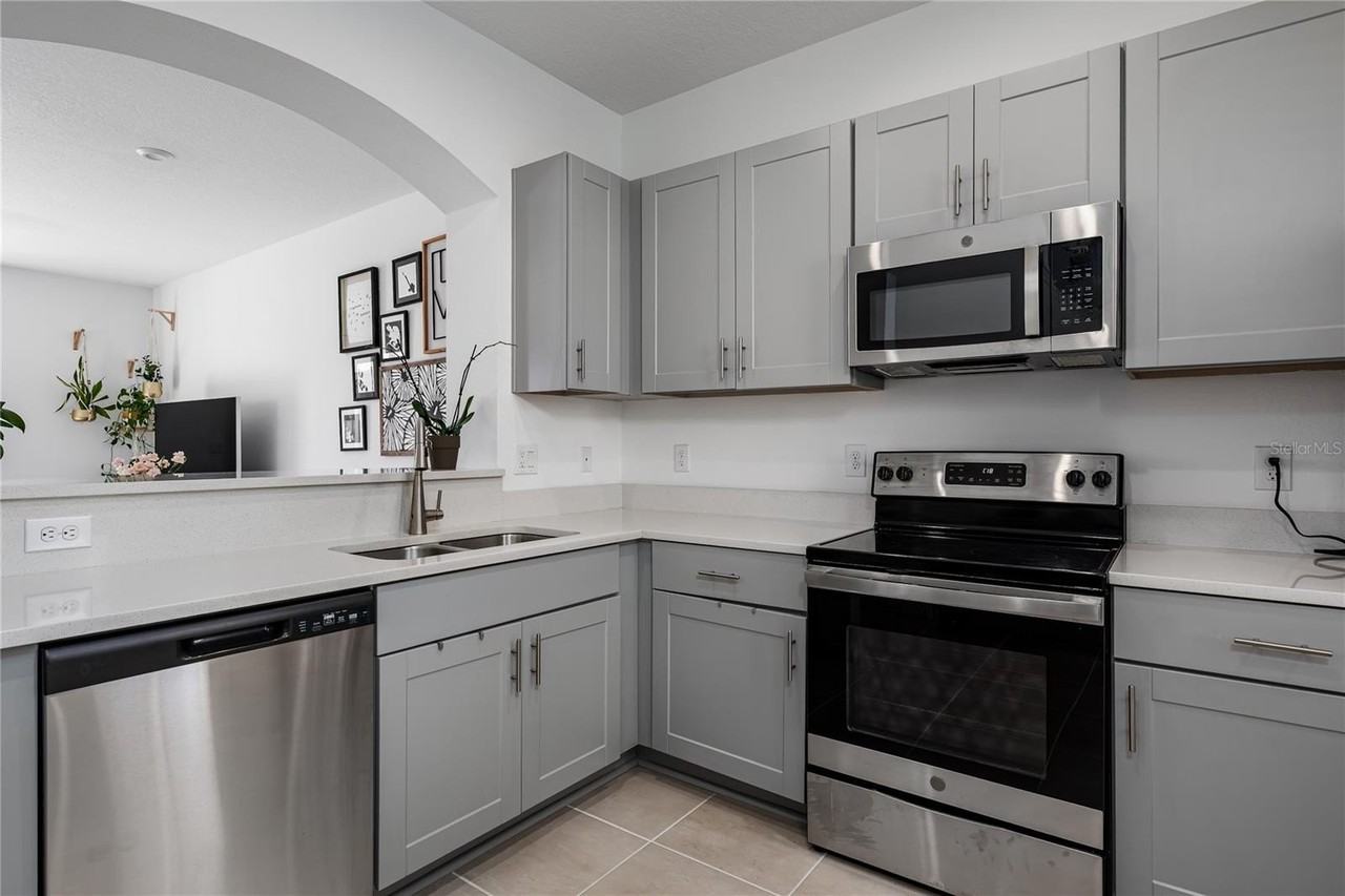 6217 Fairmont Ln - Photo 5 of 27