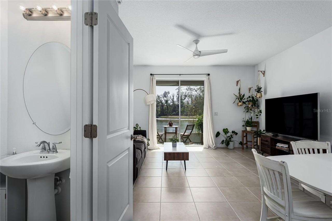 6217 Fairmont Ln - Photo 6 of 27