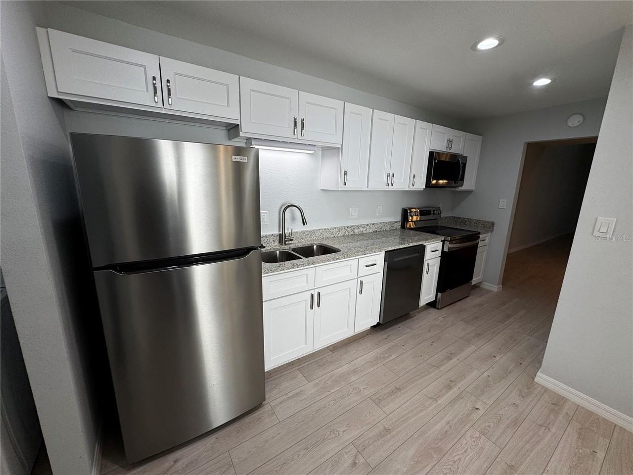 2205 Cypress Cove Dr - Photo 5 of 14