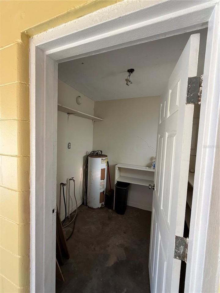 1915 E Fern Rd - Photo 3 of 15