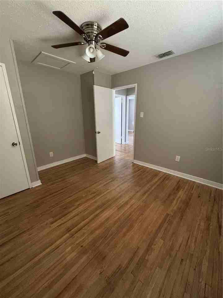 310 W Park St - Photo 7 of 10