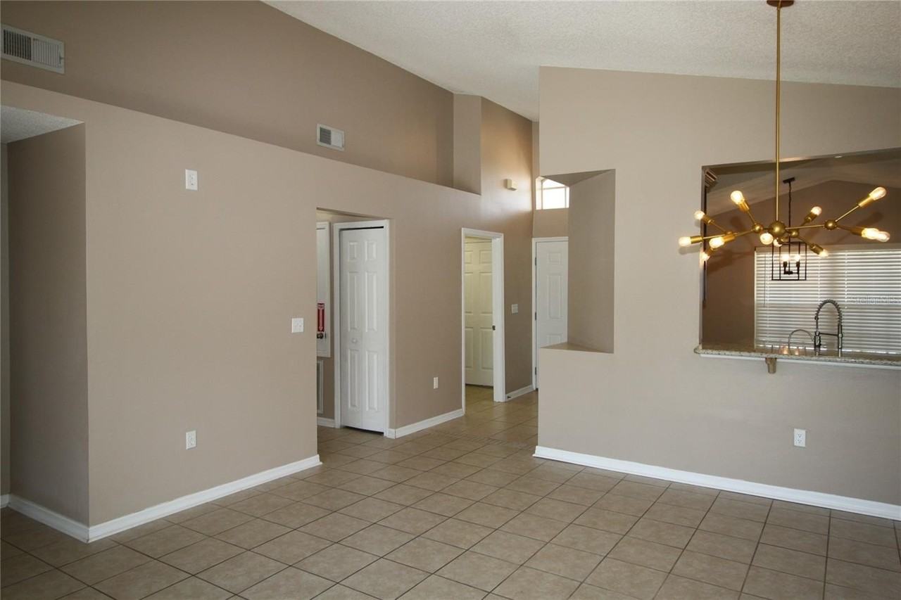 136 Bayswater Ln - Photo 7 of 35