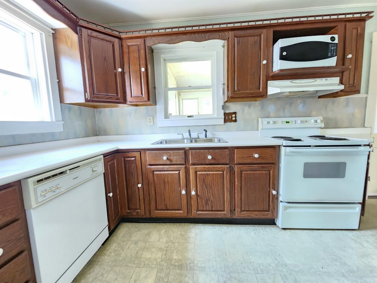 71 14th St #1 - Photo 3 of 21