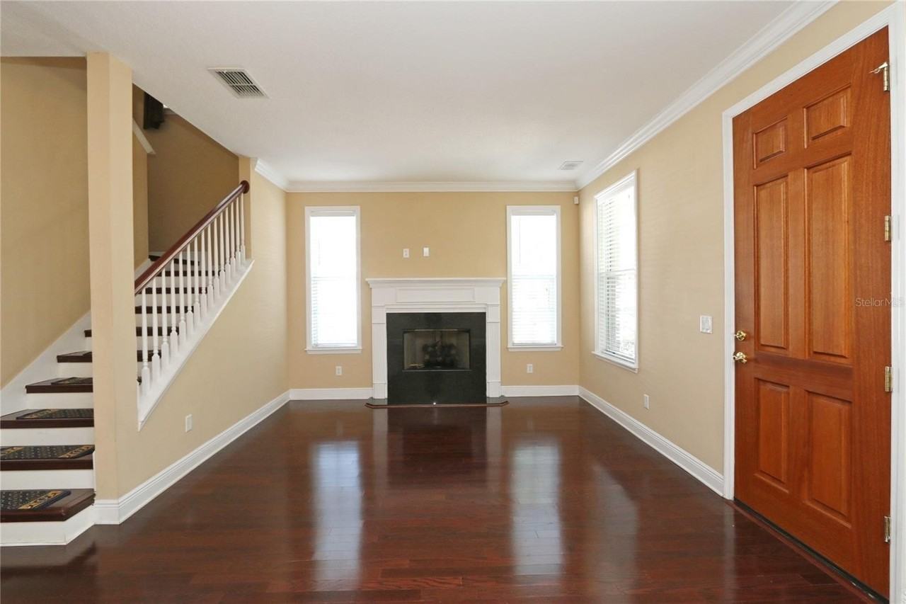 1278 Miller Ave - Photo 3 of 25