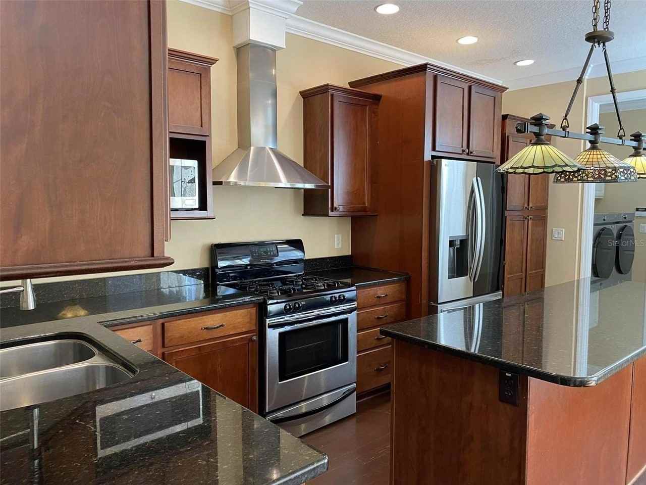 1278 Miller Ave - Photo 7 of 25