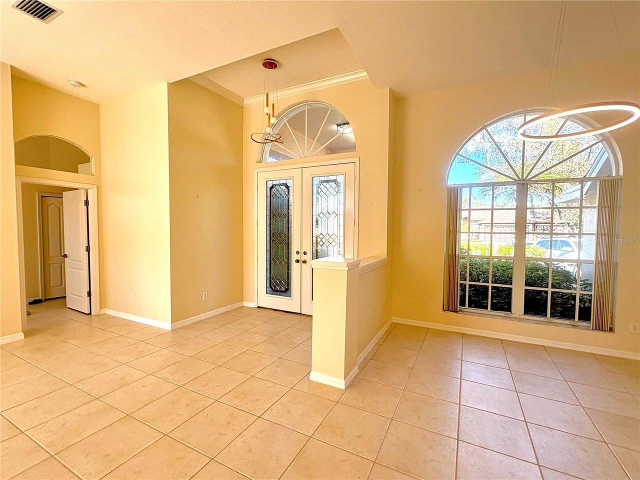 731 Waterside Ct - Photo 5 of 34