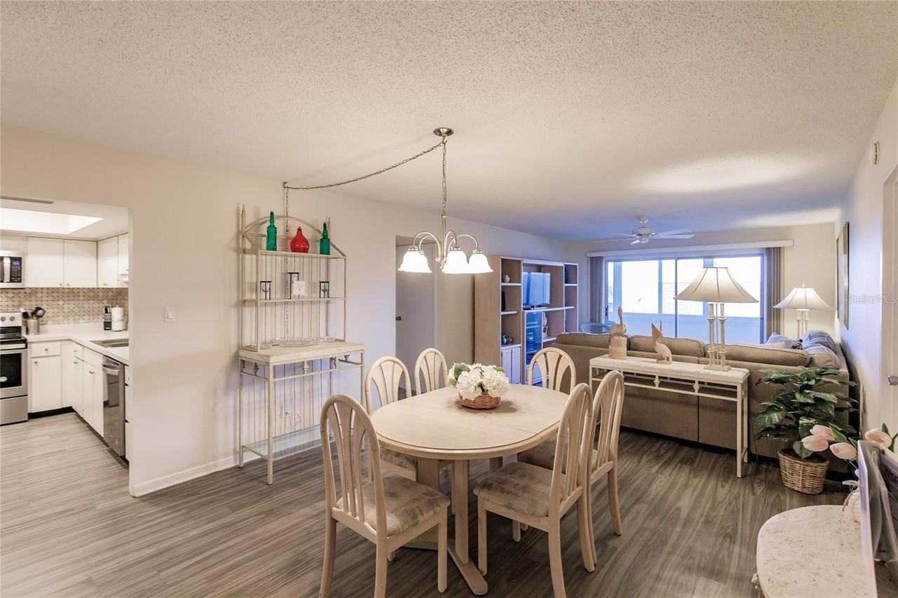 1055 W Peppertree Dr #302AA - Photo 7 of 31