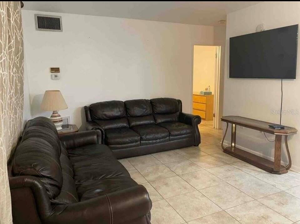 612 E Morgan St #2 - Photo 3 of 7