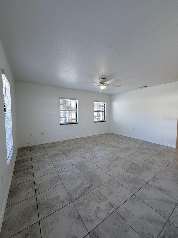 2924 W Kathleen St - Photo 3 of 20