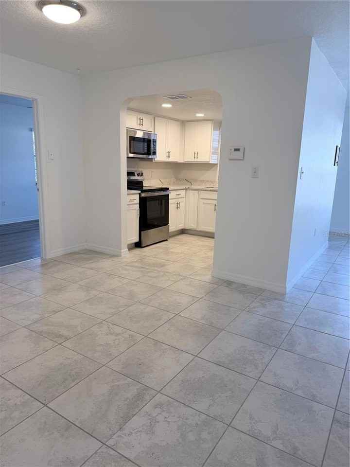 2924 W Kathleen St - Photo 4 of 20