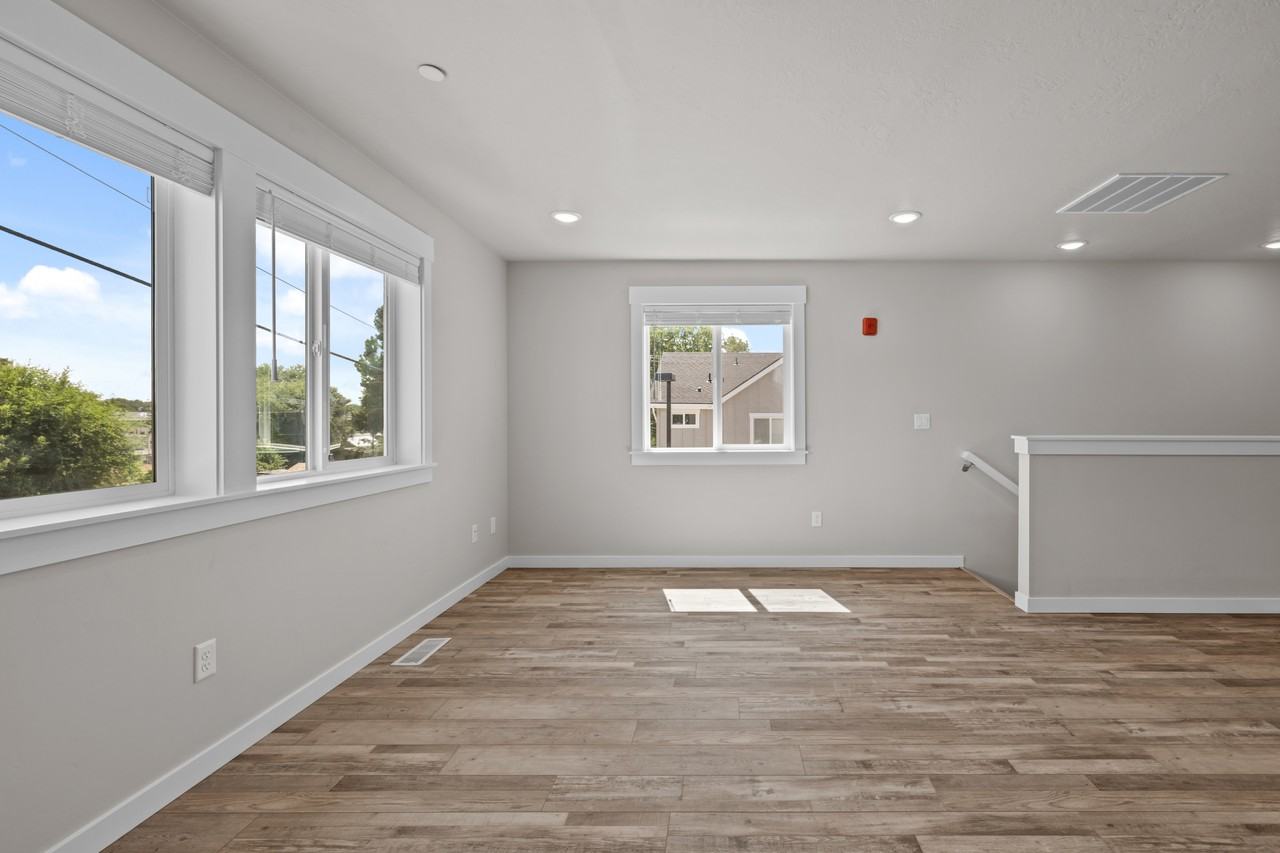 435 2nd Ave N #4 - Photo 6 of 23